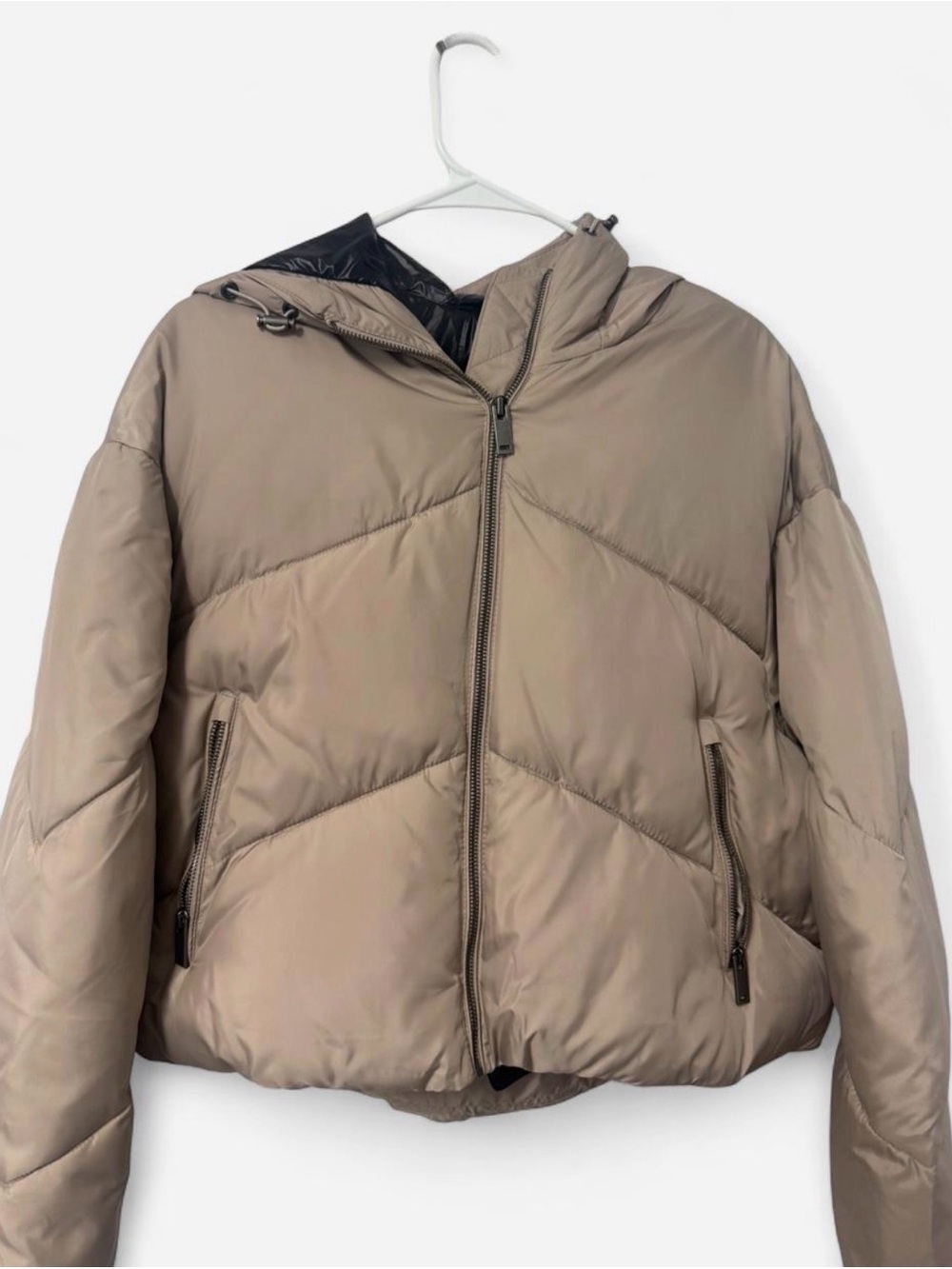 Zara Women’s Beige Insulated Puffer Jacket